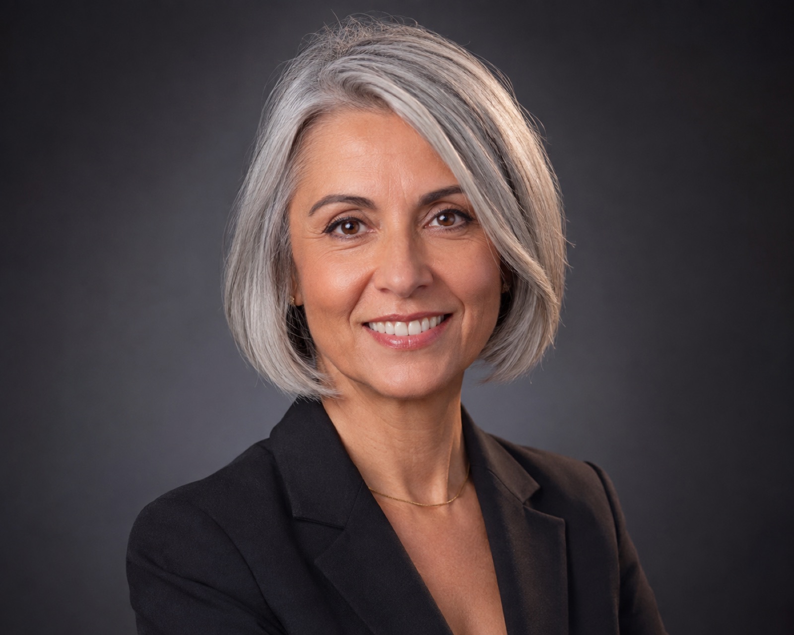 Elena, CEO — Headshot para LinkedIn